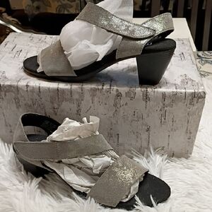 Munro Sadie Leather Upper Women's Sz 7 M Leather Sandals